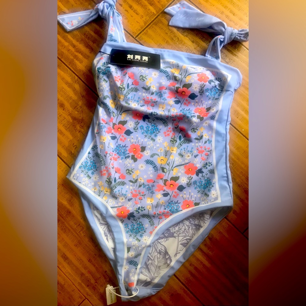 Beautiful top Swimsuit
